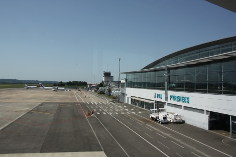 Le tarmac de l'Aéroport e Pay Pyrénées